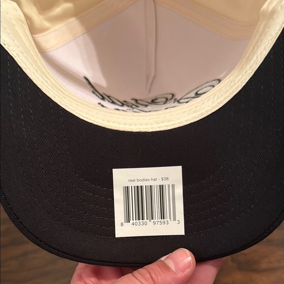 nuuds Real Bodies Look Good Nuud Cream and Black Hat - Picture 4 of 4